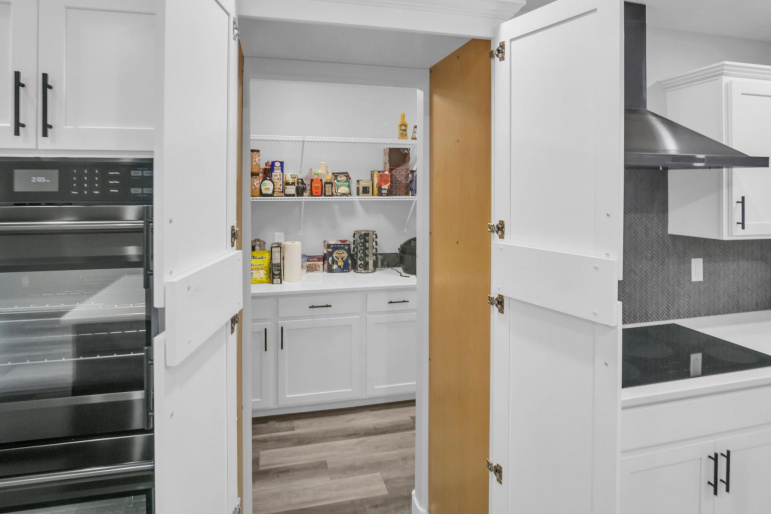 4504 15th Avenue Place Kearney, Nebraska 68845, 6 Bedrooms Bedrooms, ,4 BathroomsBathrooms,Residential,For Sale,4504 15th Avenue Place,20260363