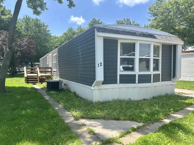 12 Avalon Lane Hastings, Nebraska 68901, 3 Bedrooms Bedrooms, ,2 BathroomsBathrooms,Residential,For Sale,12 Avalon Lane,20250696