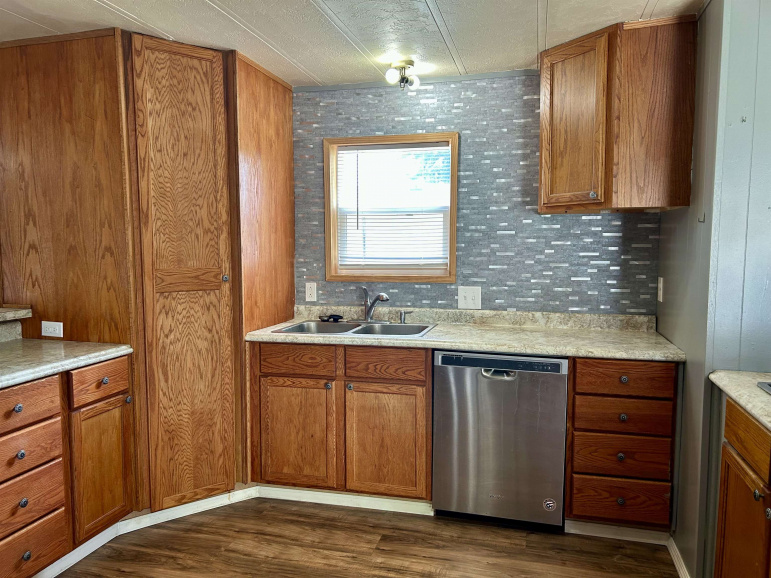 12 Avalon Lane Hastings, Nebraska 68901, 3 Bedrooms Bedrooms, ,2 BathroomsBathrooms,Residential,For Sale,12 Avalon Lane,20250696