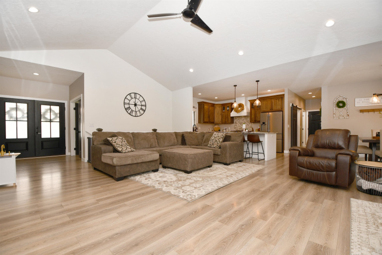 6825 58th Avenue Kearney, Nebraska 68845, 6 Bedrooms Bedrooms, ,4 BathroomsBathrooms,Residential,For Sale,6825 58th Avenue,20260399