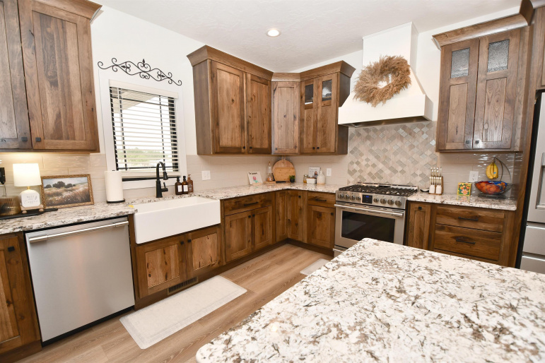 6825 58th Avenue Kearney, Nebraska 68845, 6 Bedrooms Bedrooms, ,4 BathroomsBathrooms,Residential,For Sale,6825 58th Avenue,20260399