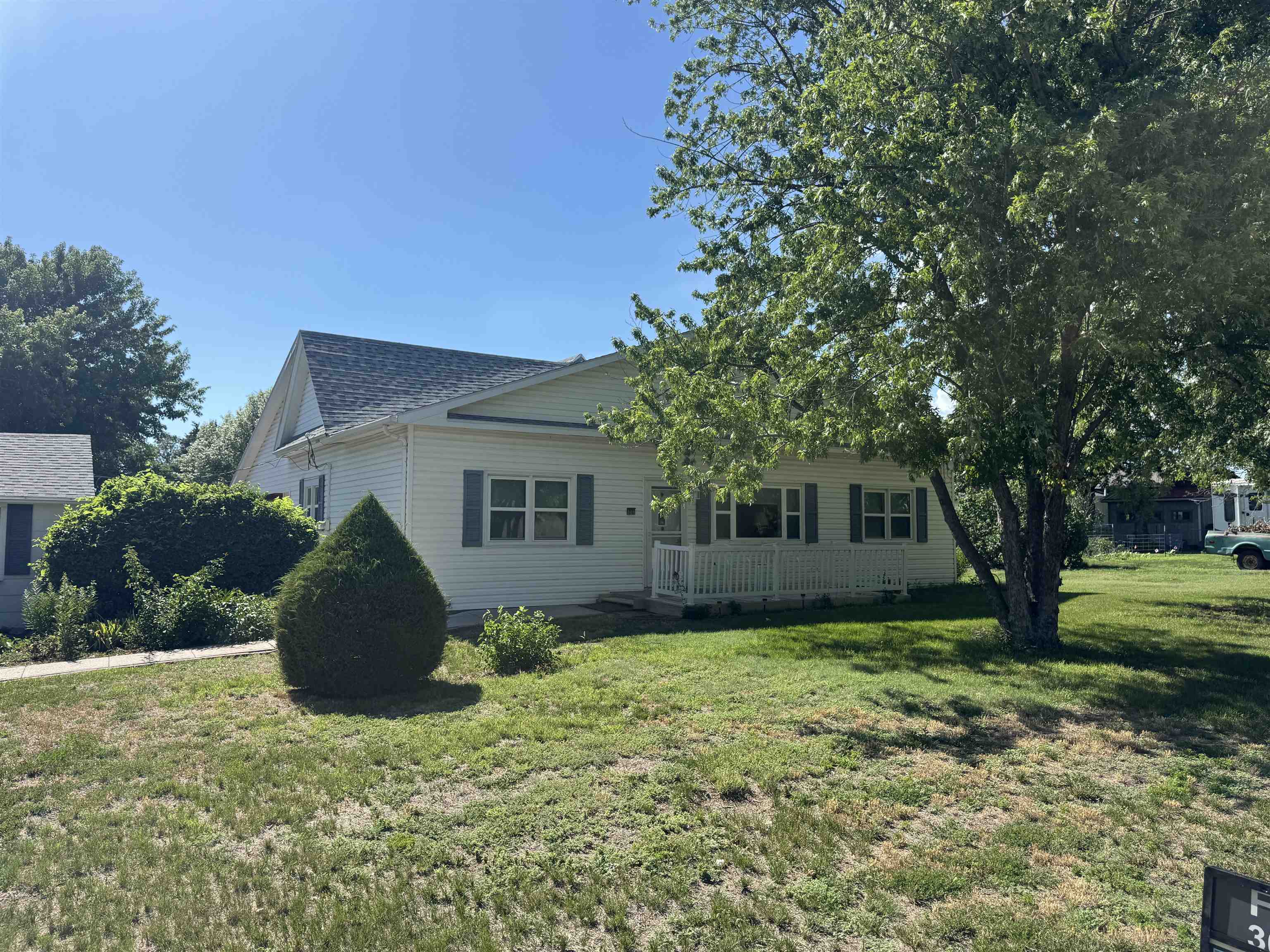 801 John Alma, Nebraska 68920, 2 Bedrooms Bedrooms, ,2 BathroomsBathrooms,Residential,For Sale,801 John,20260404