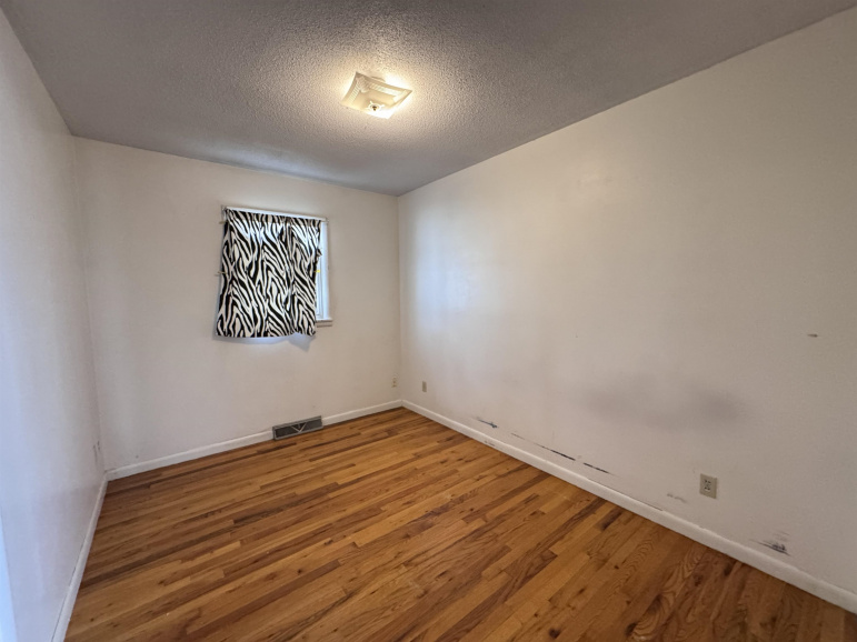 616 W 10th Street Cozad, Nebraska 69130, 3 Bedrooms Bedrooms, ,2 BathroomsBathrooms,Residential,For Sale,616 W 10th Street,20260408