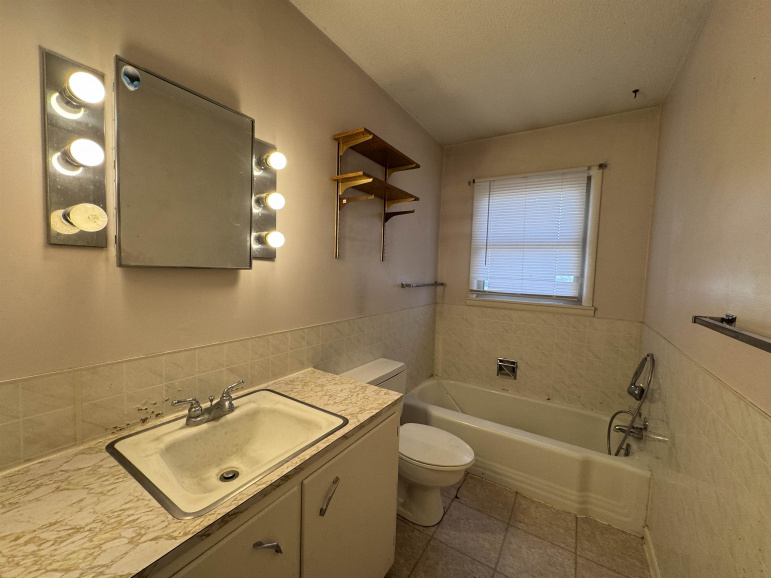 616 W 10th Street Cozad, Nebraska 69130, 3 Bedrooms Bedrooms, ,2 BathroomsBathrooms,Residential,For Sale,616 W 10th Street,20260408