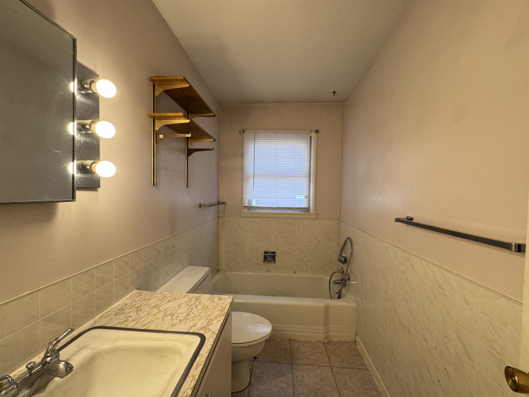 616 W 10th Street Cozad, Nebraska 69130, 3 Bedrooms Bedrooms, ,2 BathroomsBathrooms,Residential,For Sale,616 W 10th Street,20260408