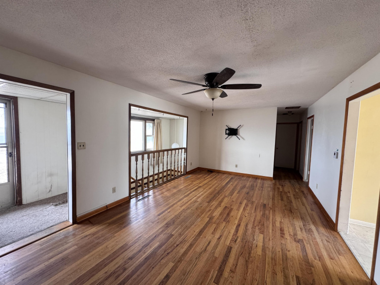 616 W 10th Street Cozad, Nebraska 69130, 3 Bedrooms Bedrooms, ,2 BathroomsBathrooms,Residential,For Sale,616 W 10th Street,20260408