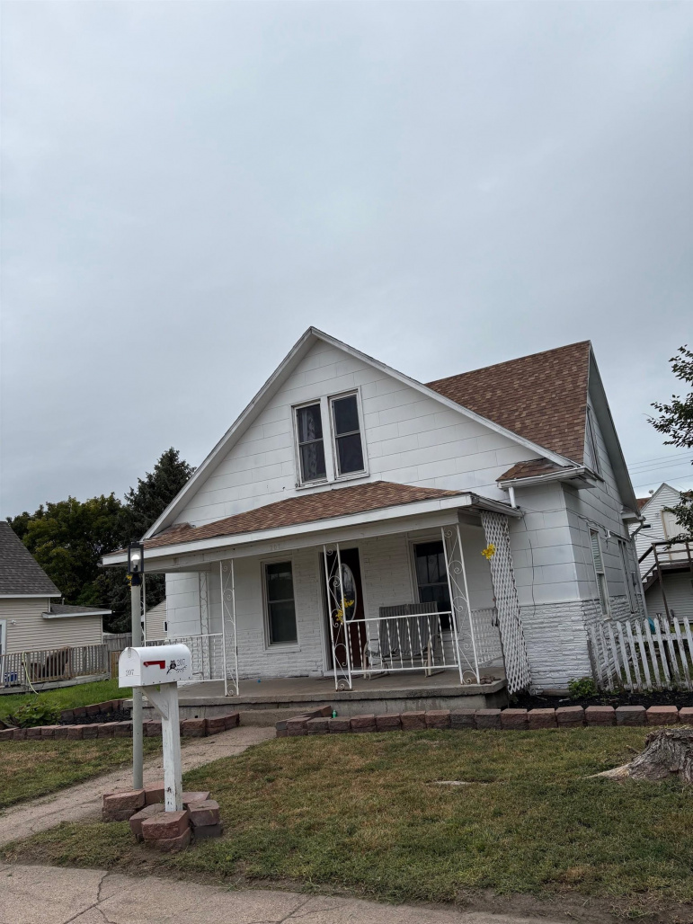 207 E 15th Street Cozad, Nebraska 69130, 4 Bedrooms Bedrooms, ,2 BathroomsBathrooms,Residential,For Sale,207 E 15th Street,20251023