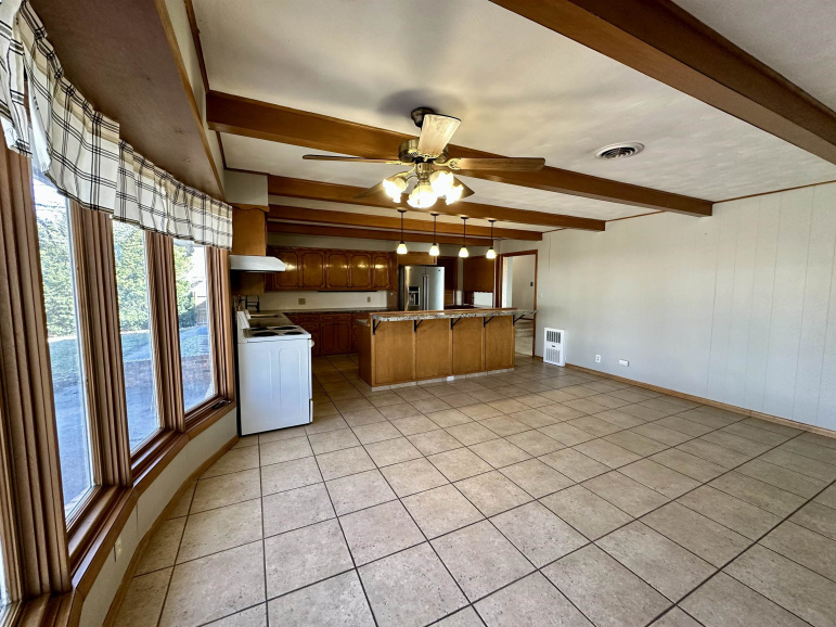 314 Central Avenue Kearney, Nebraska 68847, 4 Bedrooms Bedrooms, ,3 BathroomsBathrooms,Residential,For Sale,314 Central Avenue,20260416