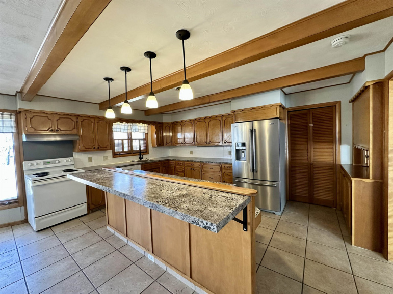 314 Central Avenue Kearney, Nebraska 68847, 4 Bedrooms Bedrooms, ,3 BathroomsBathrooms,Residential,For Sale,314 Central Avenue,20260416