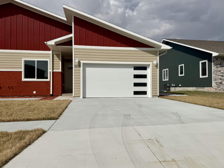 3109 W Laux Drive Hastings, Nebraska 68901, 5 Bedrooms Bedrooms, ,3 BathroomsBathrooms,Residential,For Sale,3109 W Laux Drive,20260429