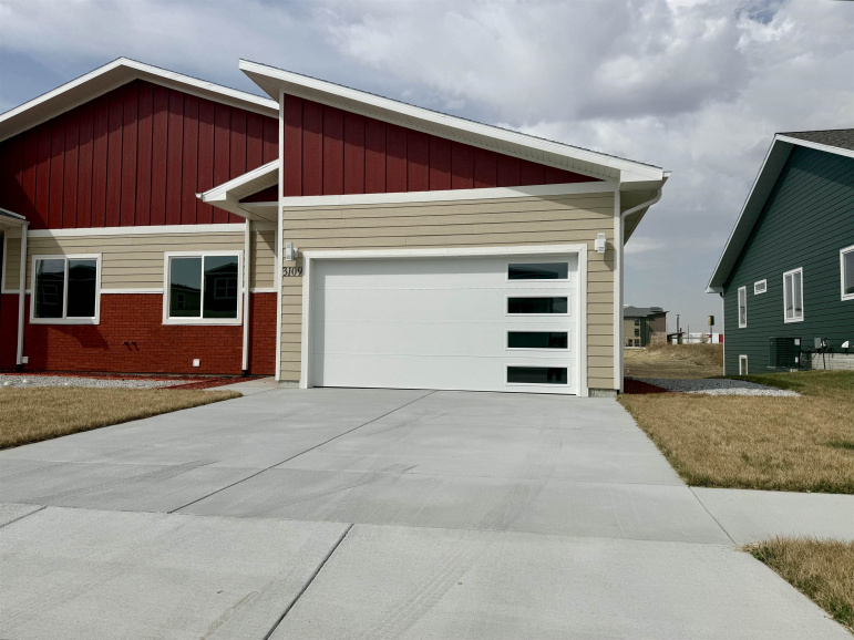 3109 W Laux Drive Hastings, Nebraska 68901, 5 Bedrooms Bedrooms, ,3 BathroomsBathrooms,Residential,For Sale,3109 W Laux Drive,20260429