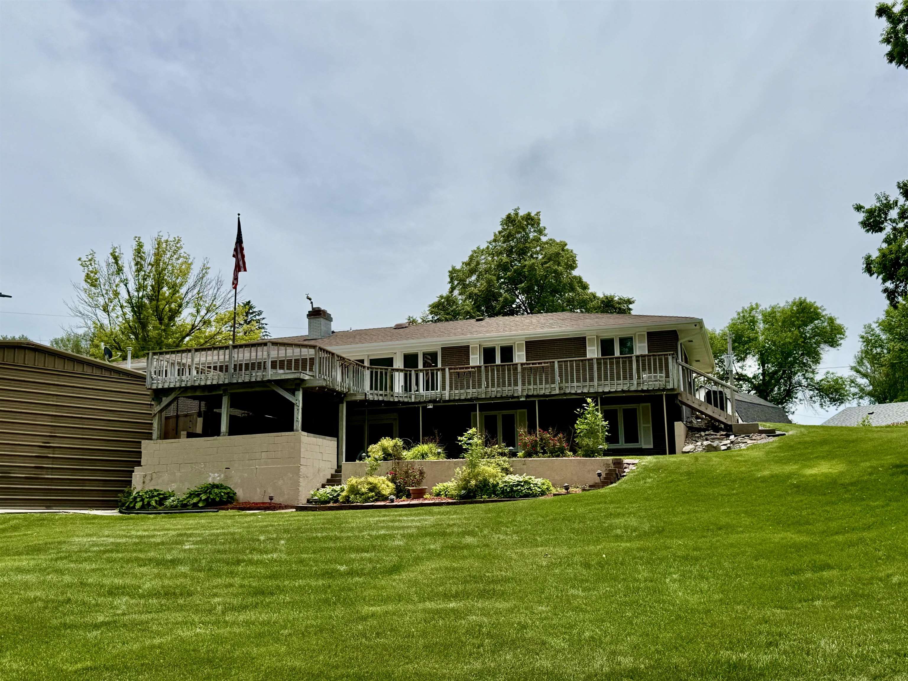 105 S Shore Drive Brady, Nebraska 69123, 5 Bedrooms Bedrooms, ,3 BathroomsBathrooms,Residential,For Sale,105 S Shore Drive,20260441