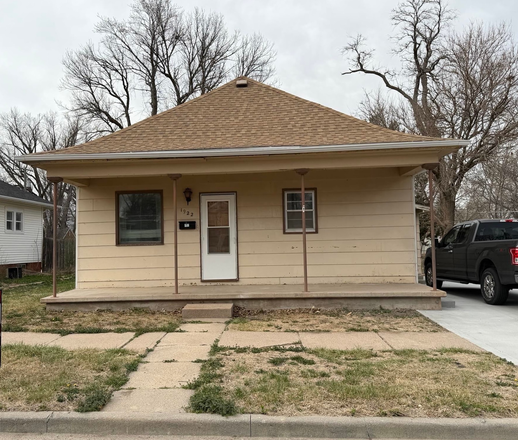 1922 W 4th Street Hastings, Nebraska 68901, 2 Bedrooms Bedrooms, ,1 BathroomBathrooms,Residential,For Sale,1922 W 4th Street,20260442