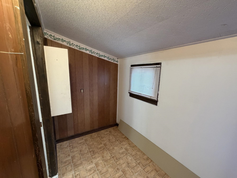 1922 W 4th Street Hastings, Nebraska 68901, 2 Bedrooms Bedrooms, ,1 BathroomBathrooms,Residential,For Sale,1922 W 4th Street,20260442