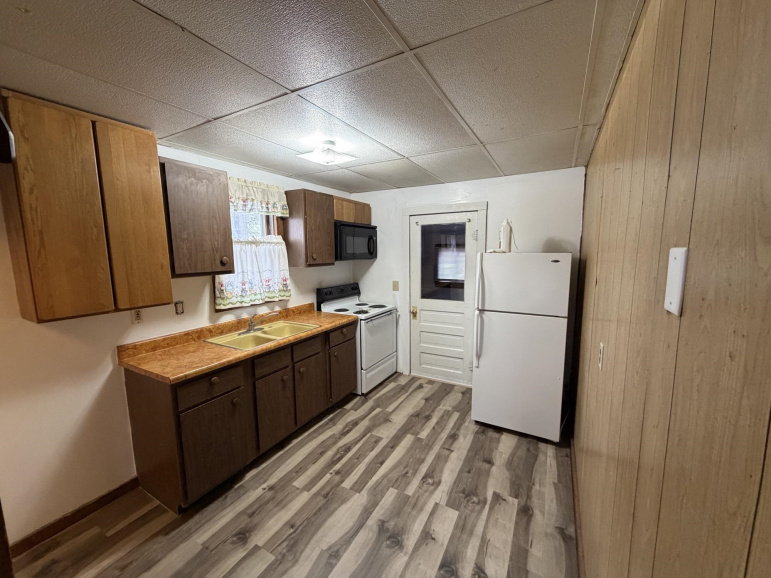 1922 W 4th Street Hastings, Nebraska 68901, 2 Bedrooms Bedrooms, ,1 BathroomBathrooms,Residential,For Sale,1922 W 4th Street,20260442