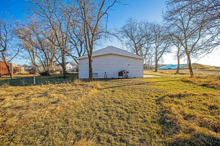 102 W Alonzo Street Wilcox, Nebraska 68982, 3 Bedrooms Bedrooms, ,2 BathroomsBathrooms,Residential,For Sale,102 W Alonzo Street,20260445