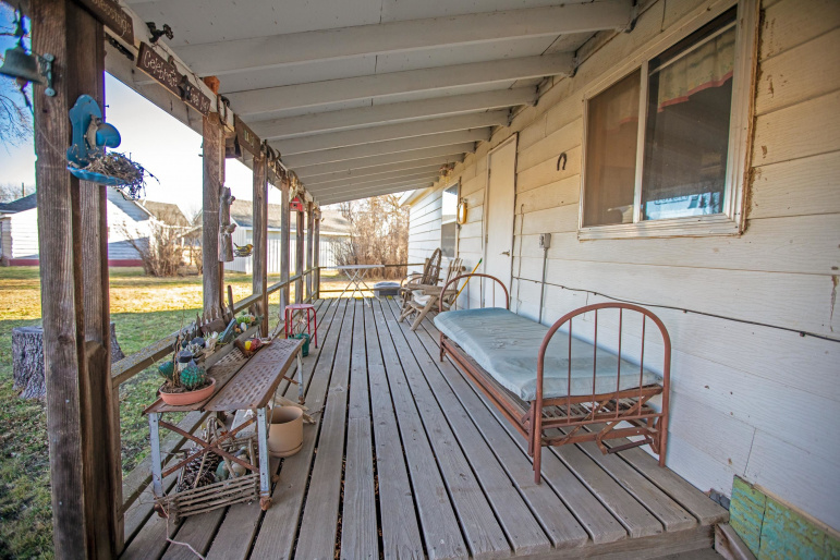 102 W Alonzo Street Wilcox, Nebraska 68982, 3 Bedrooms Bedrooms, ,2 BathroomsBathrooms,Residential,For Sale,102 W Alonzo Street,20260445