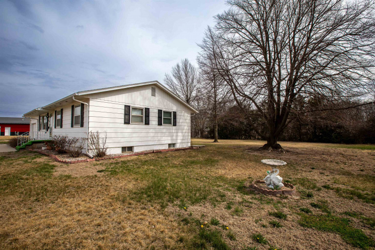 350 N Holdrege Street Lawrence, Nebraska 68957, 3 Bedrooms Bedrooms, ,2 BathroomsBathrooms,Residential,For Sale,350 N Holdrege Street,20260458