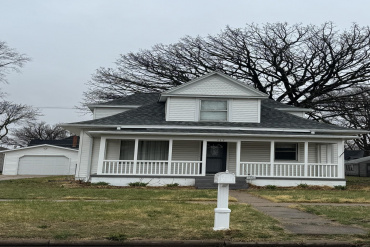 117 E 6th Street Hastings, Nebraska 68901-2944, 5 Bedrooms Bedrooms, ,1 BathroomBathrooms,Residential,For Sale,117 E 6th Street,20260463