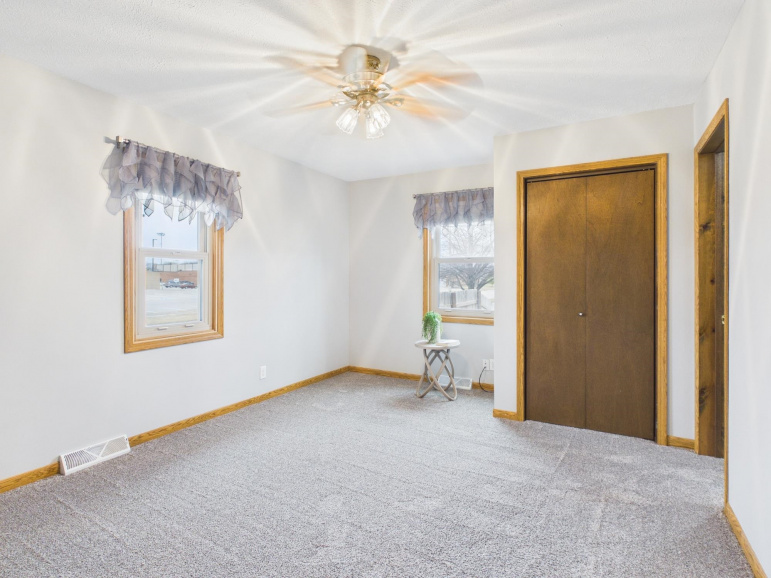 420 14th Avenue Holdrege, Nebraska 68949, 3 Bedrooms Bedrooms, ,3 BathroomsBathrooms,Residential,For Sale,420 14th Avenue,20260462