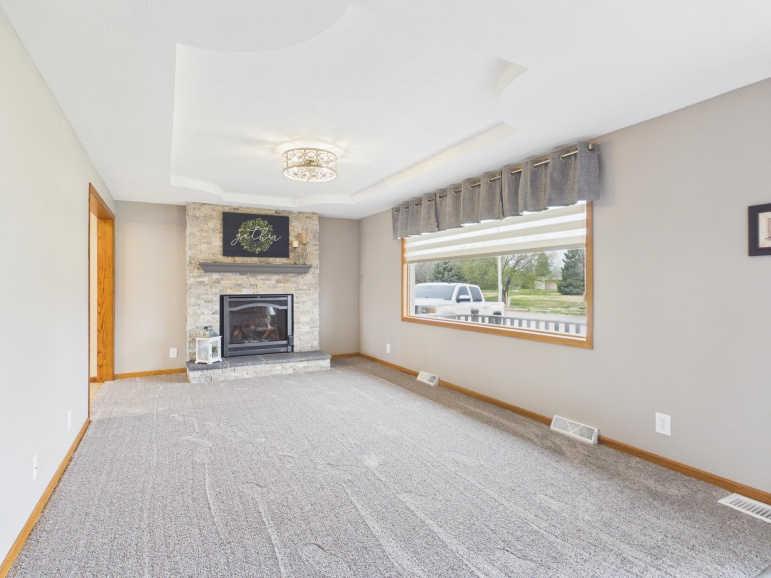 420 14th Avenue Holdrege, Nebraska 68949, 3 Bedrooms Bedrooms, ,3 BathroomsBathrooms,Residential,For Sale,420 14th Avenue,20260462