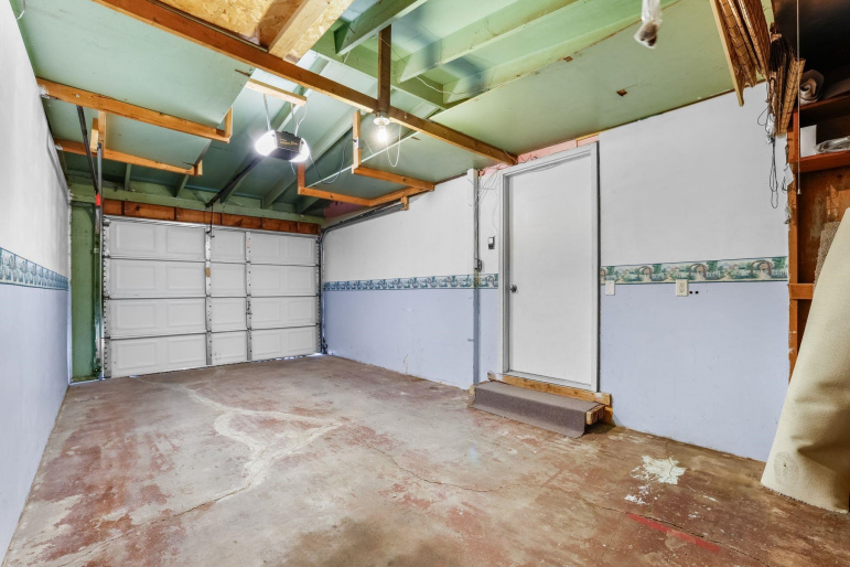 307 Hillside Drive Hastings, Nebraska 68901, 2 Bedrooms Bedrooms, ,1 BathroomBathrooms,Residential,For Sale,307 Hillside Drive,20260178