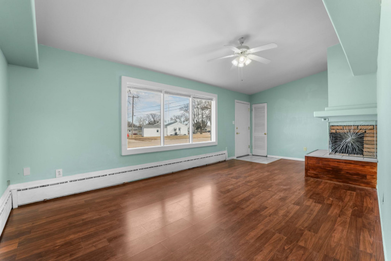 307 Hillside Drive Hastings, Nebraska 68901, 2 Bedrooms Bedrooms, ,1 BathroomBathrooms,Residential,For Sale,307 Hillside Drive,20260178