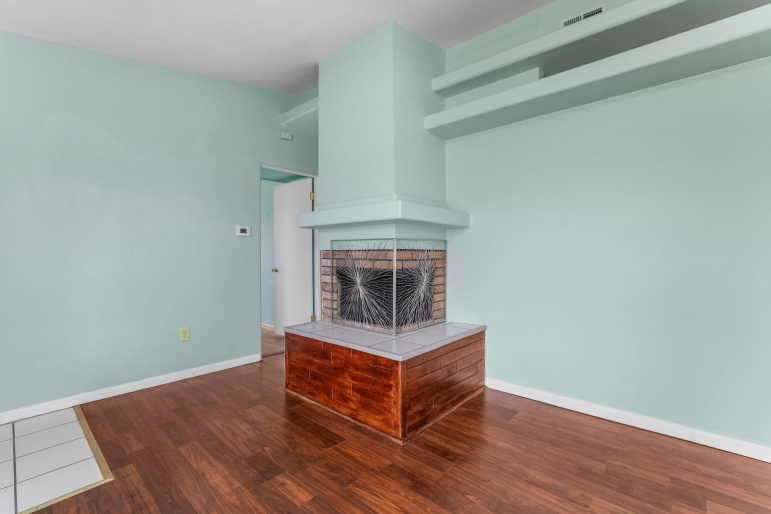 307 Hillside Drive Hastings, Nebraska 68901, 2 Bedrooms Bedrooms, ,1 BathroomBathrooms,Residential,For Sale,307 Hillside Drive,20260178