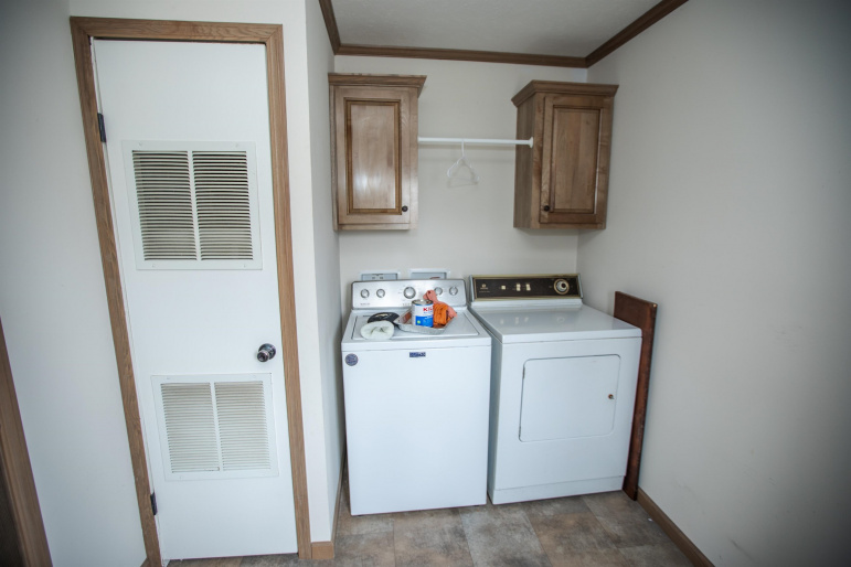 304 F Street Shelton, Nebraska 68876, 3 Bedrooms Bedrooms, ,3 BathroomsBathrooms,Residential,For Sale,304 F Street,20260478