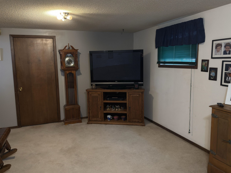 924 Brentwood Avenue Hastings, Nebraska 68901, 3 Bedrooms Bedrooms, ,2 BathroomsBathrooms,Residential,For Sale,924 Brentwood Avenue,20260476