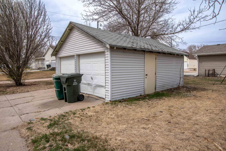 141 S Minden Avenue Minden, Nebraska 68959, 6 Bedrooms Bedrooms, ,2 BathroomsBathrooms,Residential,For Sale,141 S Minden Avenue,20260475