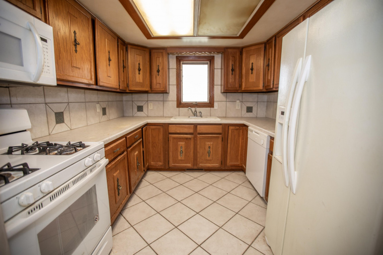 831 N Briggs Avenue Hastings, Nebraska 68901, 3 Bedrooms Bedrooms, ,2 BathroomsBathrooms,Residential,For Sale,831 N Briggs Avenue,20260474