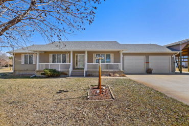 10460 N Aspen Avenue Hansen, Nebraska 68901, 4 Bedrooms Bedrooms, ,3 BathroomsBathrooms,Residential,For Sale,10460 N Aspen Avenue,20260473