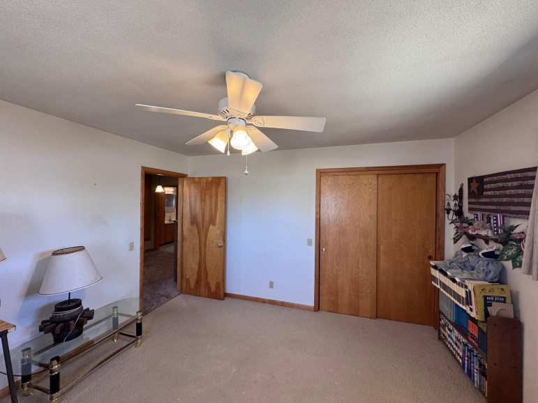 806 Smith Avenue Elwood, Nebraska 68937, 3 Bedrooms Bedrooms, ,4 BathroomsBathrooms,Residential,For Sale,806 Smith Avenue,20260481