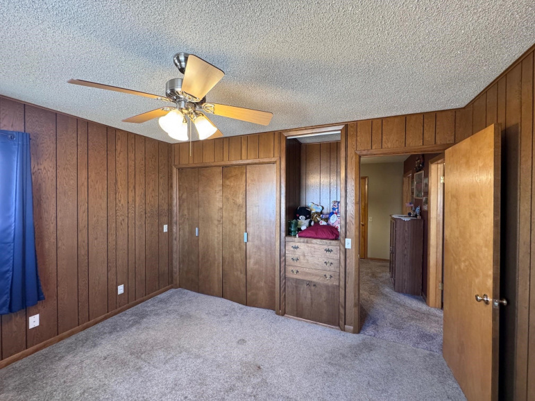 806 Smith Avenue Elwood, Nebraska 68937, 3 Bedrooms Bedrooms, ,4 BathroomsBathrooms,Residential,For Sale,806 Smith Avenue,20260481