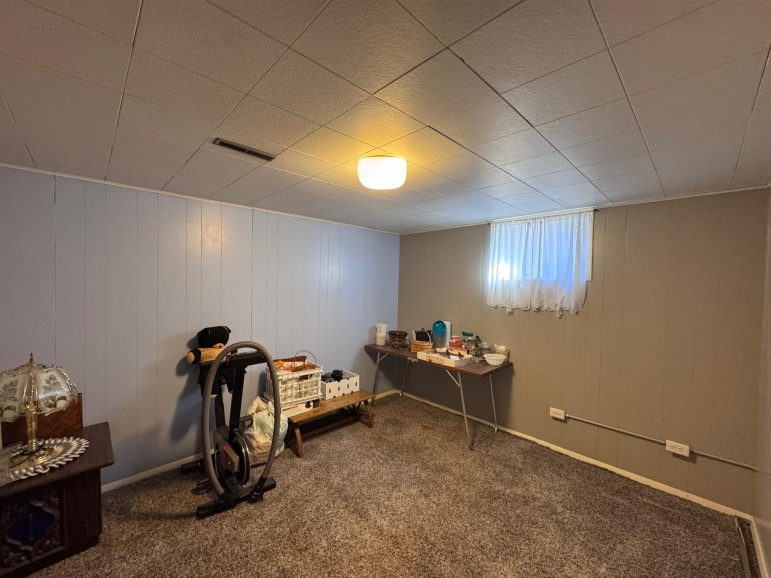 806 Smith Avenue Elwood, Nebraska 68937, 3 Bedrooms Bedrooms, ,4 BathroomsBathrooms,Residential,For Sale,806 Smith Avenue,20260481