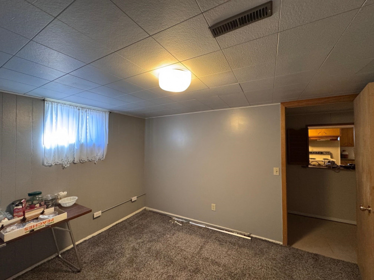 806 Smith Avenue Elwood, Nebraska 68937, 3 Bedrooms Bedrooms, ,4 BathroomsBathrooms,Residential,For Sale,806 Smith Avenue,20260481