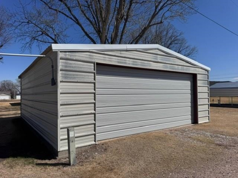 806 Smith Avenue Elwood, Nebraska 68937, 3 Bedrooms Bedrooms, ,4 BathroomsBathrooms,Residential,For Sale,806 Smith Avenue,20260481