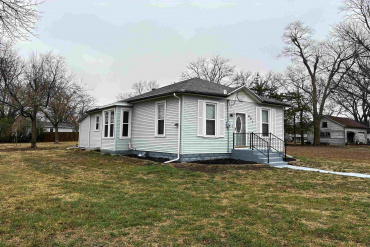 601 Blue River Ave Juniata, Nebraska 68975-6895, 2 Bedrooms Bedrooms, ,1 BathroomBathrooms,Residential,For Sale,601 Blue River Ave,20260480