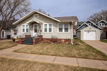 1208 W 6th Street Hastings, Nebraska 68901, 2 Bedrooms Bedrooms, ,1 BathroomBathrooms,Residential,For Sale,1208 W 6th Street,20260479