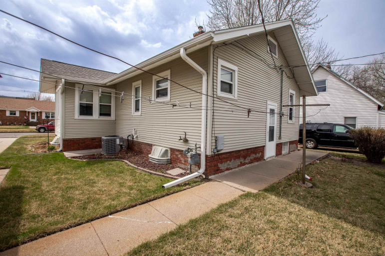 1208 W 6th Street Hastings, Nebraska 68901, 2 Bedrooms Bedrooms, ,1 BathroomBathrooms,Residential,For Sale,1208 W 6th Street,20260479