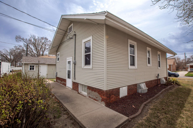 1208 W 6th Street Hastings, Nebraska 68901, 2 Bedrooms Bedrooms, ,1 BathroomBathrooms,Residential,For Sale,1208 W 6th Street,20260479
