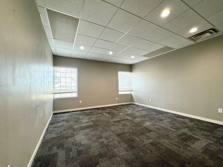 5308 Parklane Drive Suite 5 Kearney, Nebraska 68847-8629, ,Commercial/industrial,For Rent,5308 Parklane Drive Suite 5,20260494