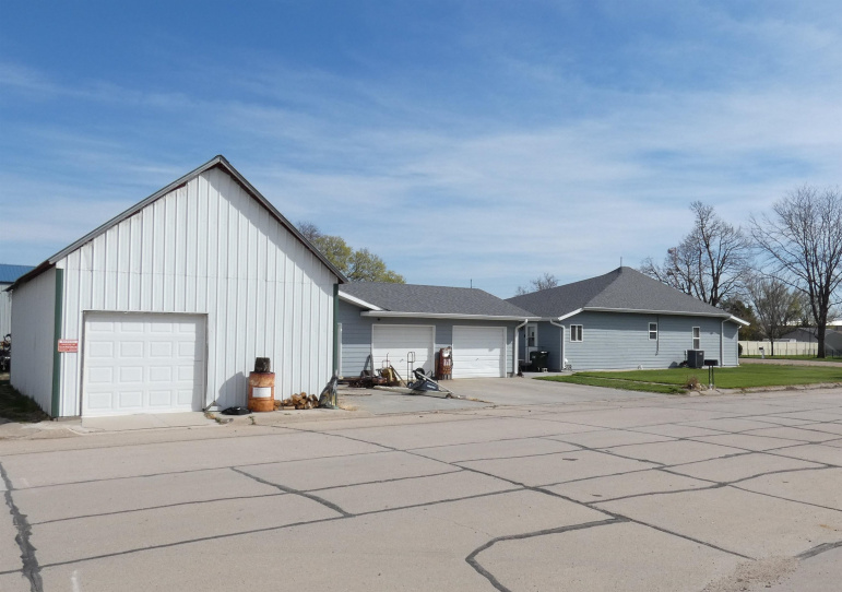 202 5th Street Gothenburg, Nebraska 69138, 3 Bedrooms Bedrooms, ,3 BathroomsBathrooms,Residential,For Sale,202 5th Street,20260505