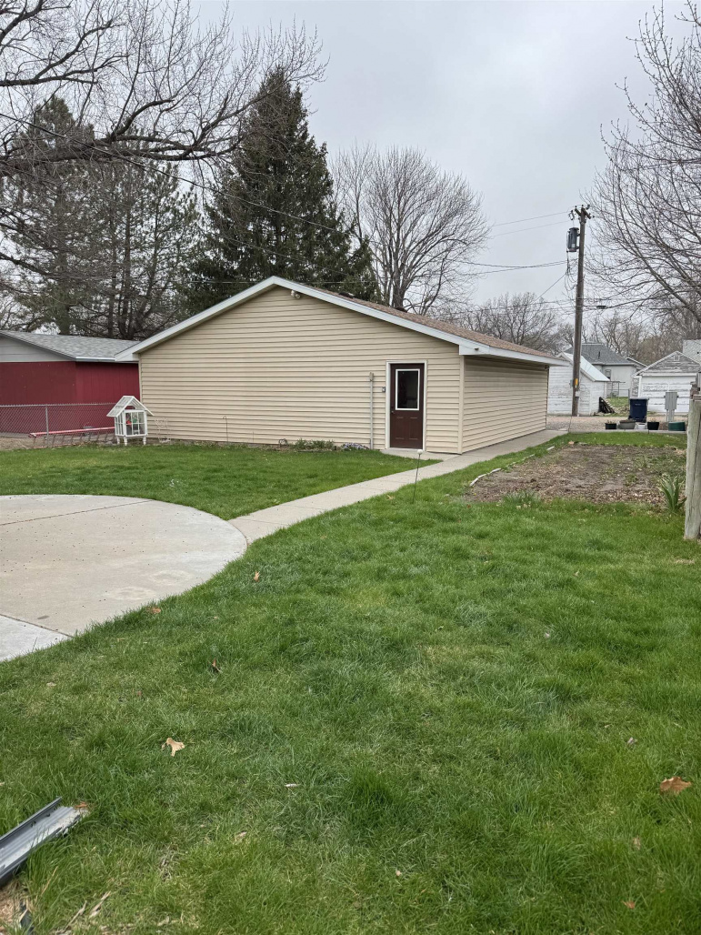 1416 Lake Avenue Gothenburg, Nebraska 69138, 3 Bedrooms Bedrooms, ,3 BathroomsBathrooms,Residential,For Sale,1416 Lake Avenue,20260515