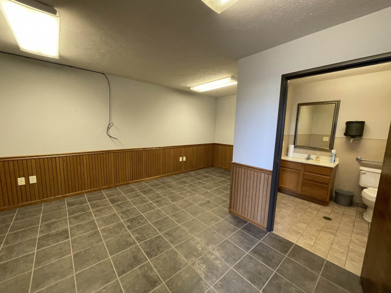 1914 2nd Avenue Kearney, Nebraska 68847, ,Commercial/industrial,For Rent,1914 2nd Avenue,20260532