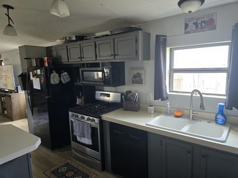 6 Maywood Drive Hastings, Nebraska 68901, 2 Bedrooms Bedrooms, ,2 BathroomsBathrooms,Residential,For Sale,6 Maywood Drive,20260535