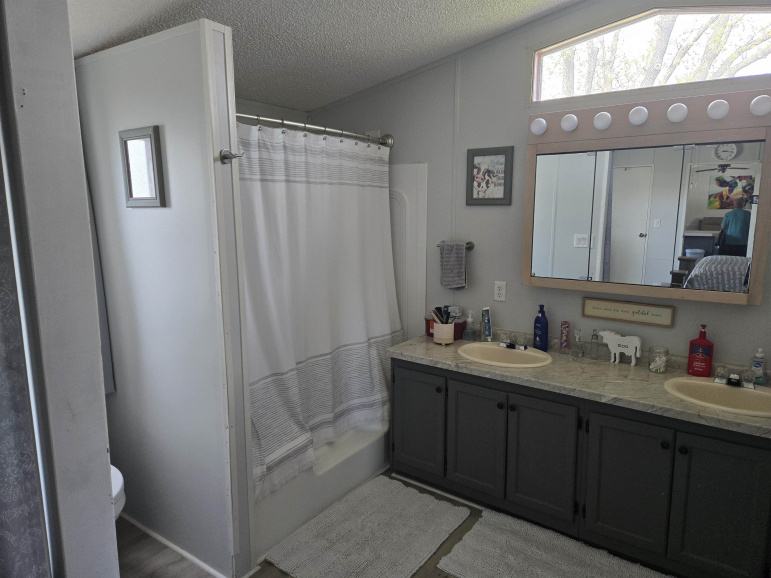 6 Maywood Drive Hastings, Nebraska 68901, 2 Bedrooms Bedrooms, ,2 BathroomsBathrooms,Residential,For Sale,6 Maywood Drive,20260535