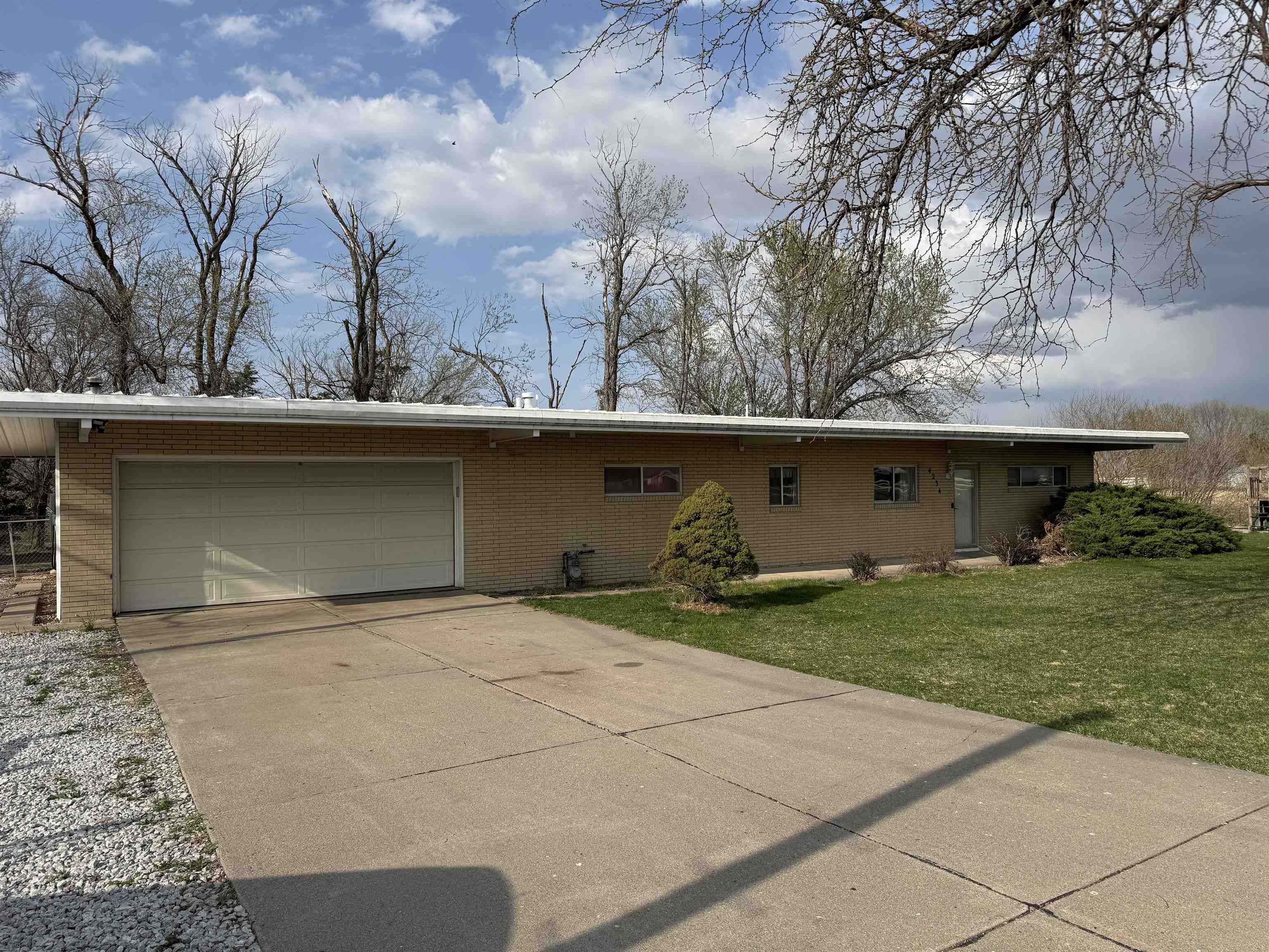 4234 W Airport Road Grand Island, Nebraska 68803, 3 Bedrooms Bedrooms, ,2 BathroomsBathrooms,Residential,For Sale,4234 W Airport Road,20260534