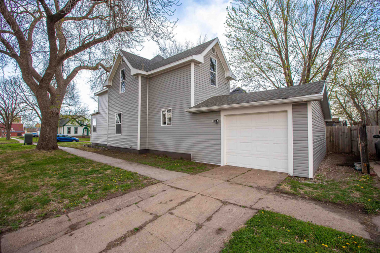 419 N Bellevue Avenue Hastings, Nebraska 68901, 4 Bedrooms Bedrooms, ,3 BathroomsBathrooms,Residential,For Sale,419 N Bellevue Avenue,20260531